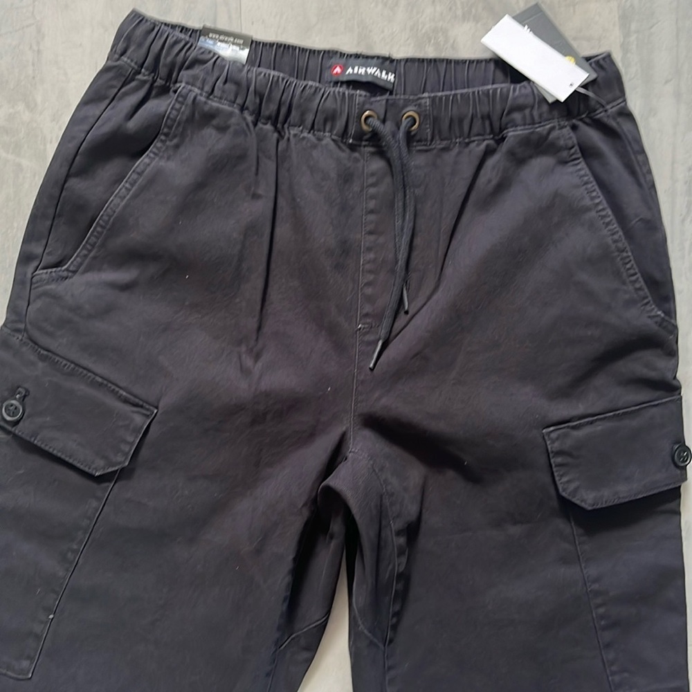 Airwalk Cargo pants cargo joggers black Elastic waist& hem Plenty pockets NWT